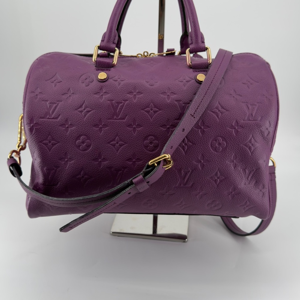 ❌SOLD❌ Louis Vuitton
Speedy Bandouliere Bag Monogram Empreinte Leather 30